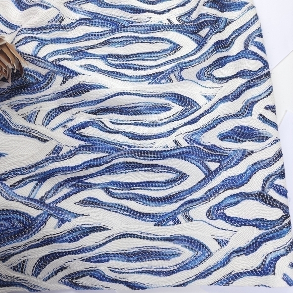 WORTH Blue White Patterned Embroidered Skirt Sz 8 - Picture 7 of 12